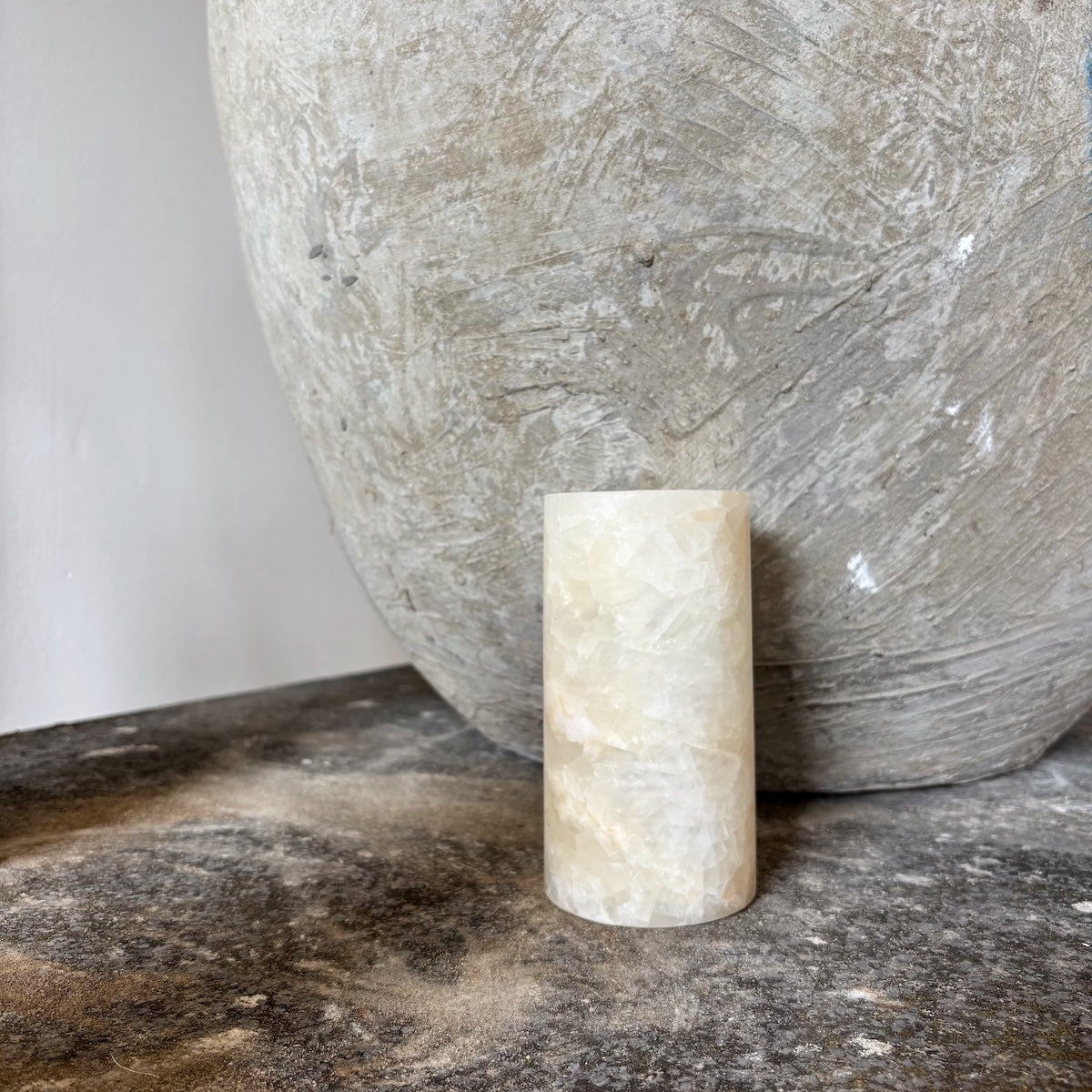 Manipura Living alabast lysestage cylinder – hvid, H 10 cm