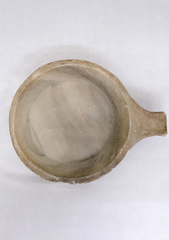 Trademark Living Jalandhar gammelt marmorfad med håndtag, ca. 45 x 38 cm – detalje