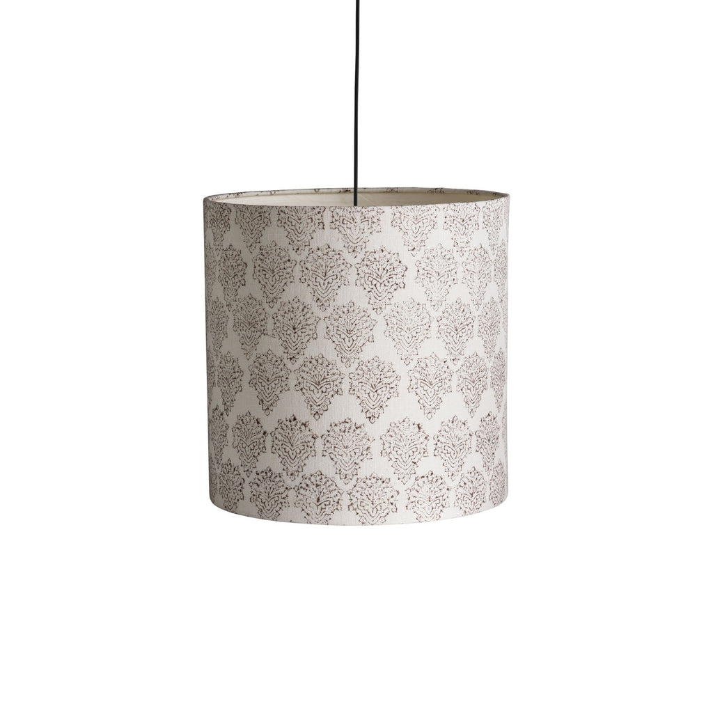 Tine K Home Indi lampeskærm i mocca blokprintet hør, Ø 30 x H 30 cm – detalje/miljøbillede