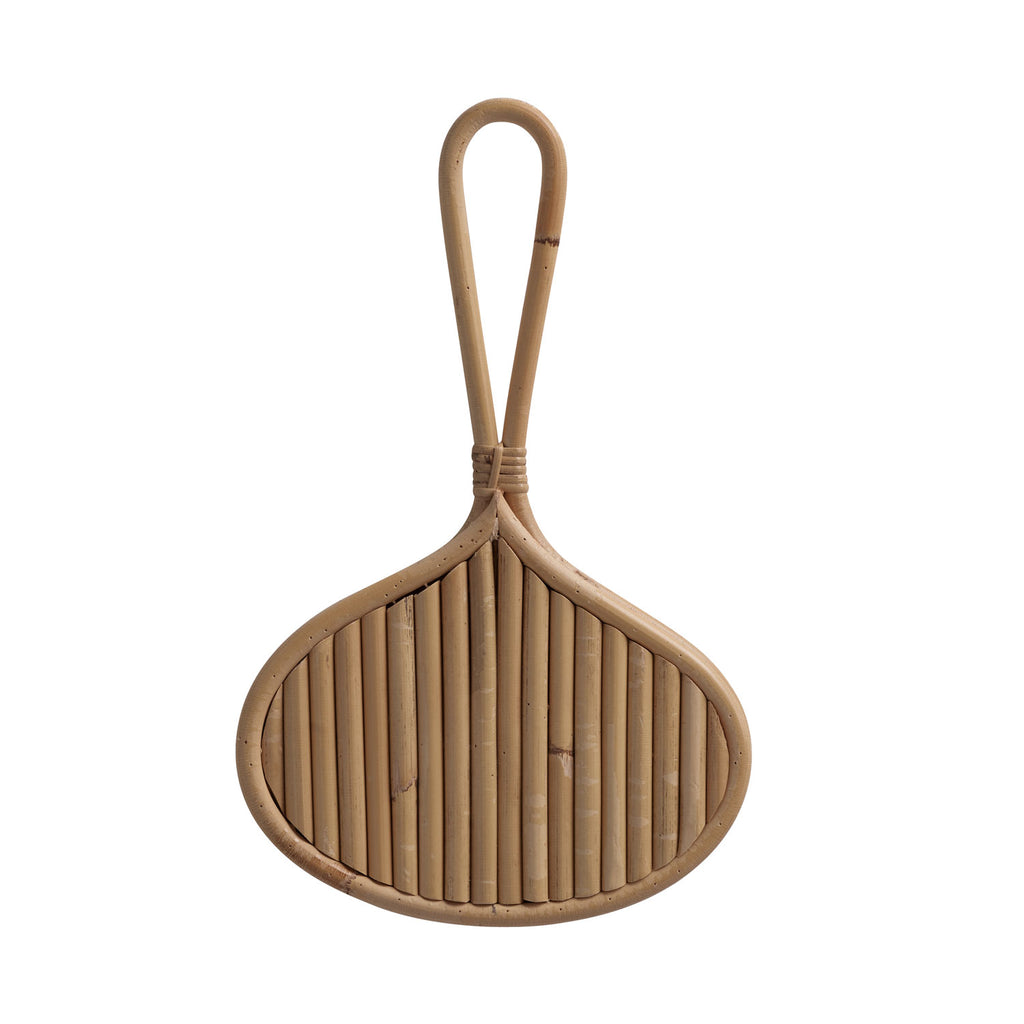 Tine K Home Kubu ovalt håndspejl med ramme i flettet rattan, 28 x 17,5 cm – detalje/miljøbillede